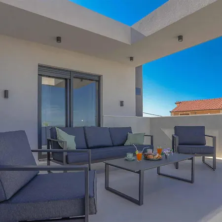 Hébergement de vacances 5 Bedroom Beautiful In