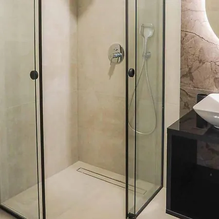 Hébergement de vacances 5 Bedroom Beautiful In