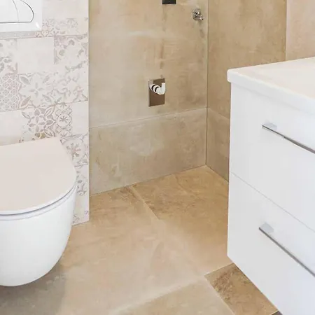 5 Bedroom Beautiful In Podstrana