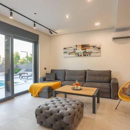 Holiday home 5 Bedroom Beautiful In *