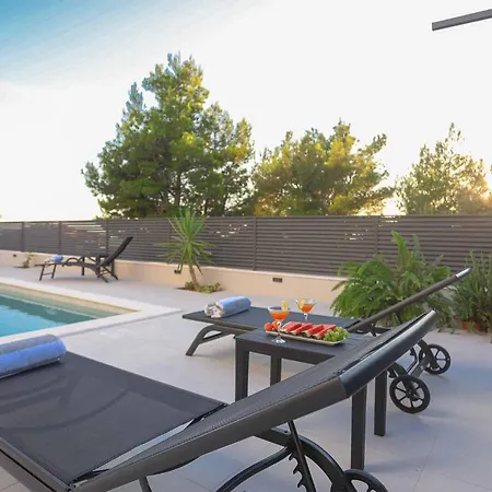 5 Bedroom Beautiful In Hébergement de vacances